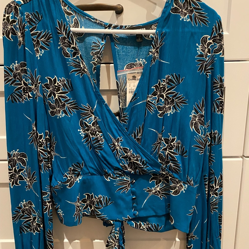 So pretty! Long sleeve, lightweight top